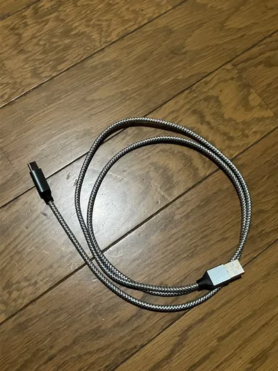 USB-A to USB-C ケーブル メッシュ素材 本体