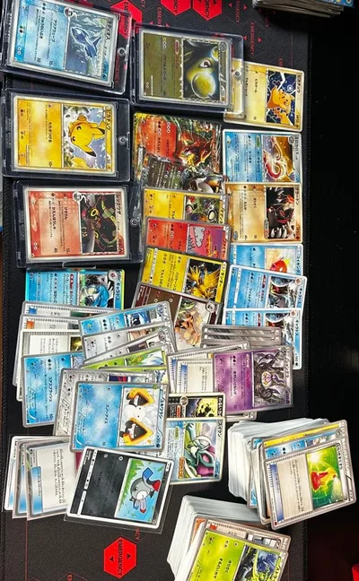 ขายการ์ดโปเกมอนจำนวนมาก