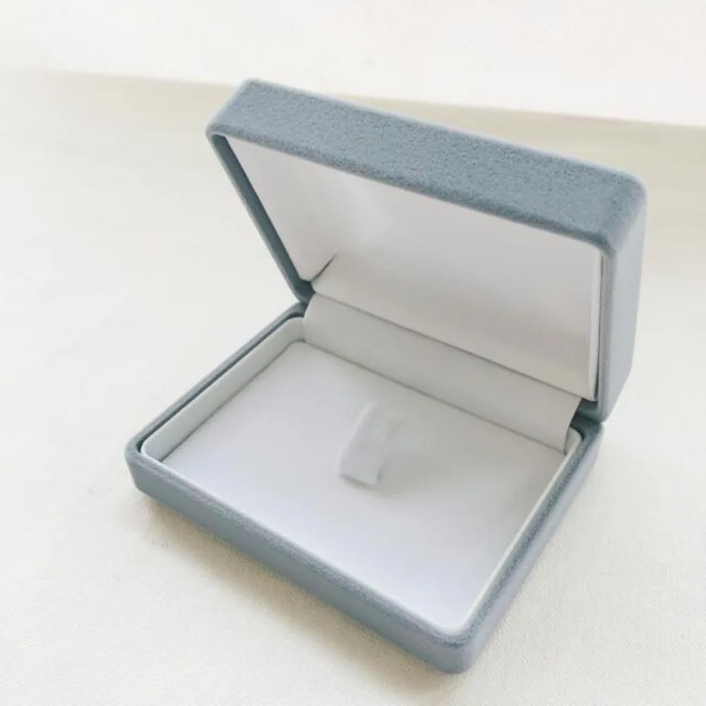 新品☆ブローチケース(外箱付き)