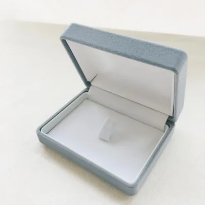 新品☆ブローチケース(外箱付き)