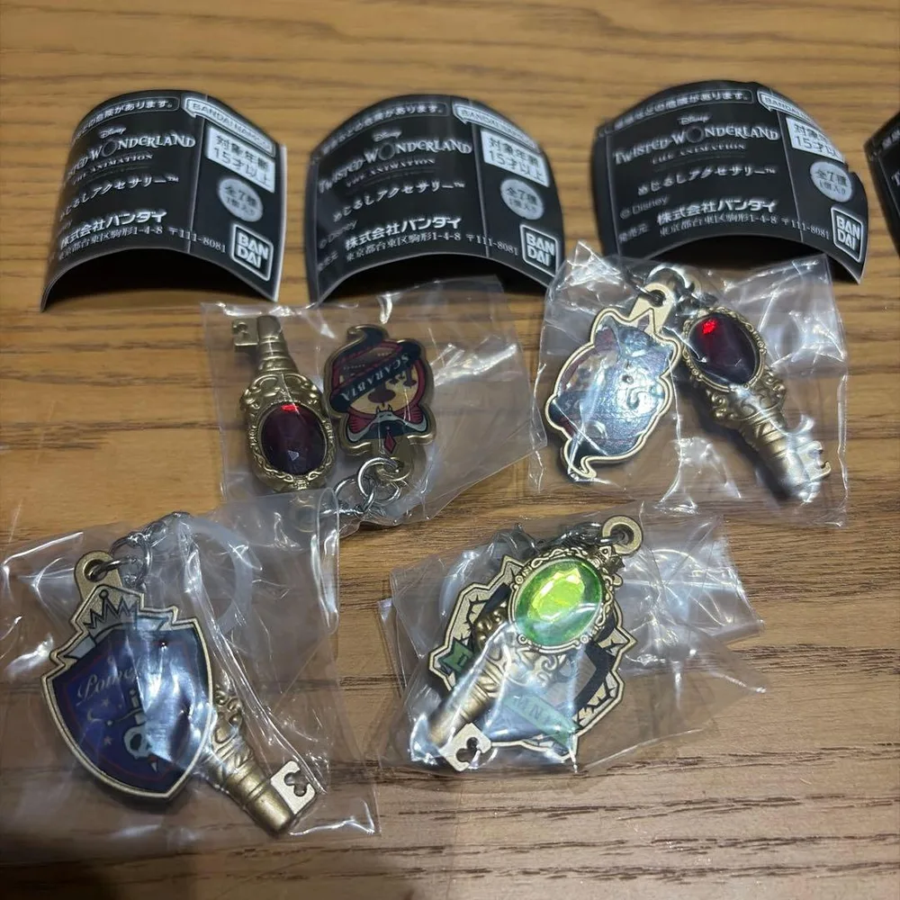 ツイステッドワンダーランド めじるしアクセサリー 4セット