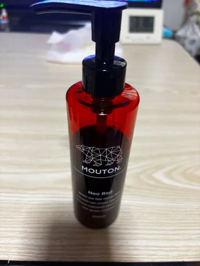 MOUTON Neo Red カラーシャンプー