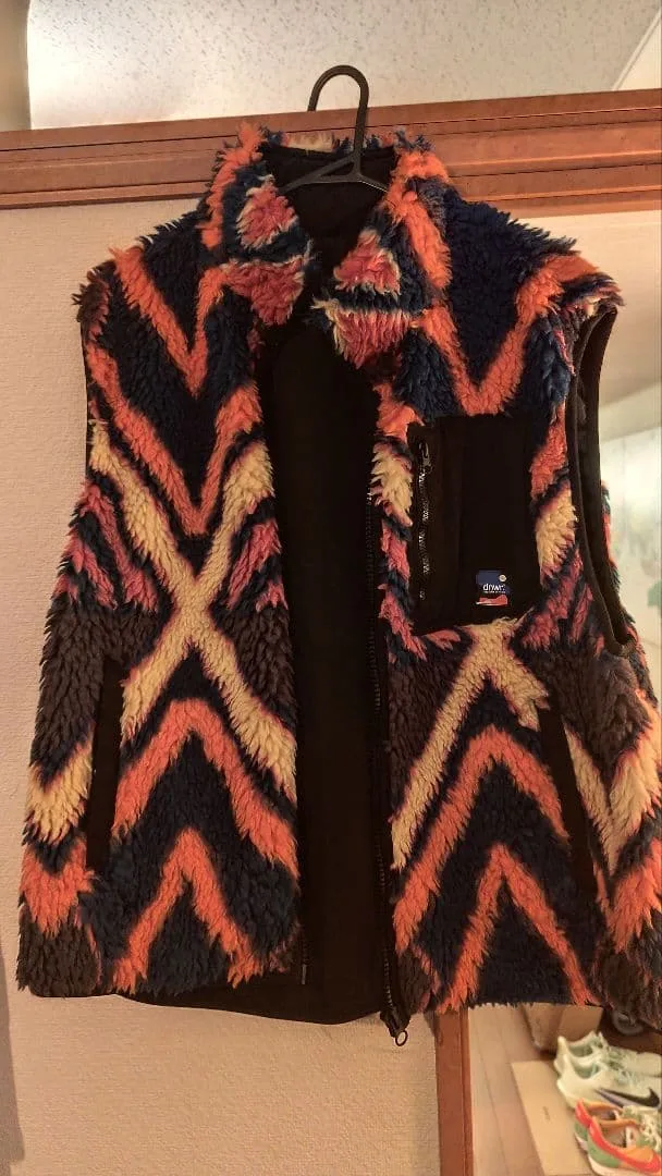 dnwr. フリースベスト 総柄・ZARA