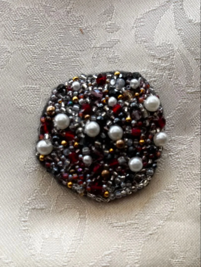 ハンドメイド ビーズ刺繍ブローチ 北斗七星