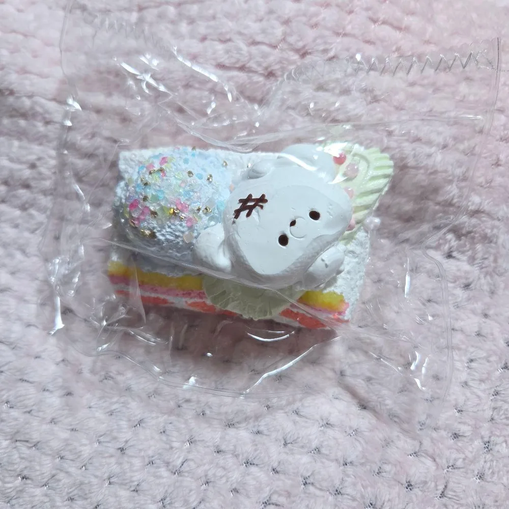 momocoluv くまちゃん断面ケーキ アイスケーキ スクイーズ