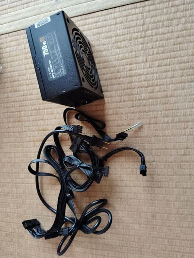 玄人志向 KRPW-GA750W/90+ 750W GOLD ATX電源 動作品