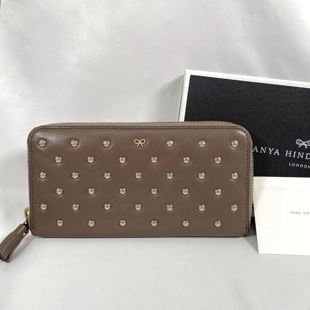 美品 ANYA HINDMARCH アニヤハインドマーチ 長財布 スタッズ 箱付