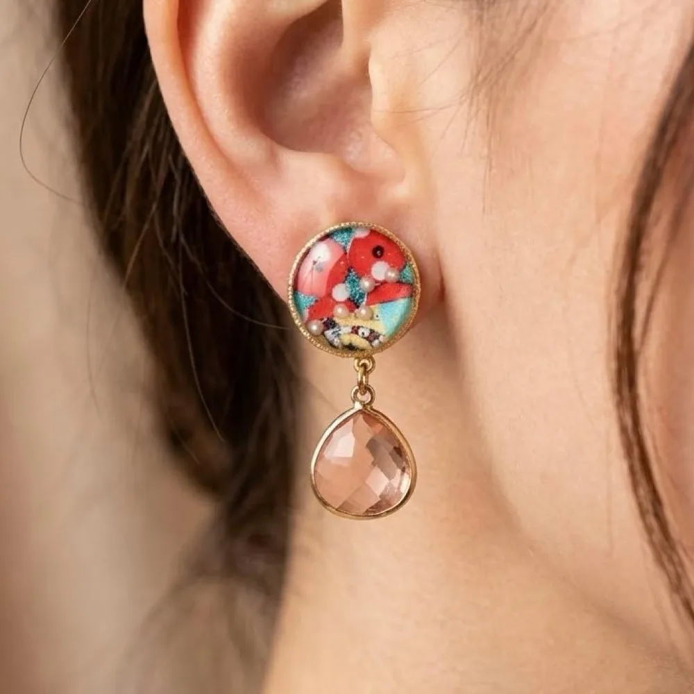 ハンドメイド ピアス 赤い花デザイン ドロップビジュー