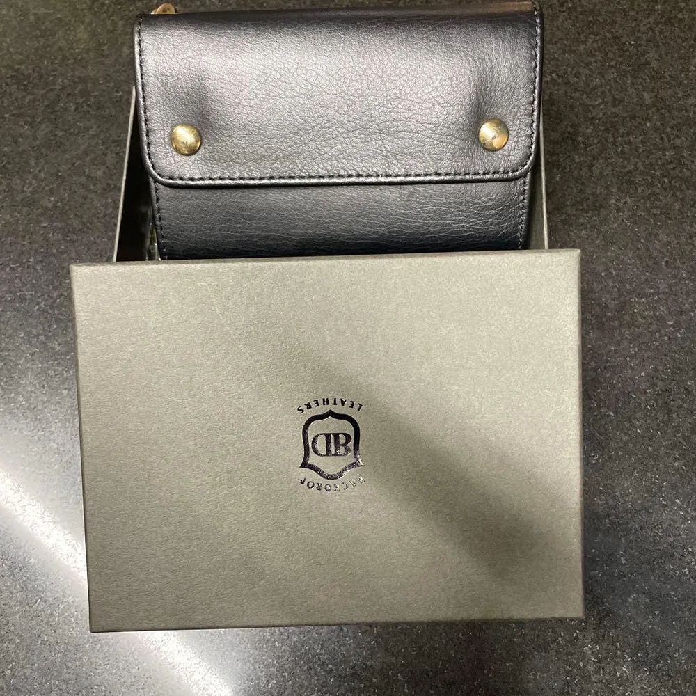 BACKDROP LEATHERS 三つ折り財布