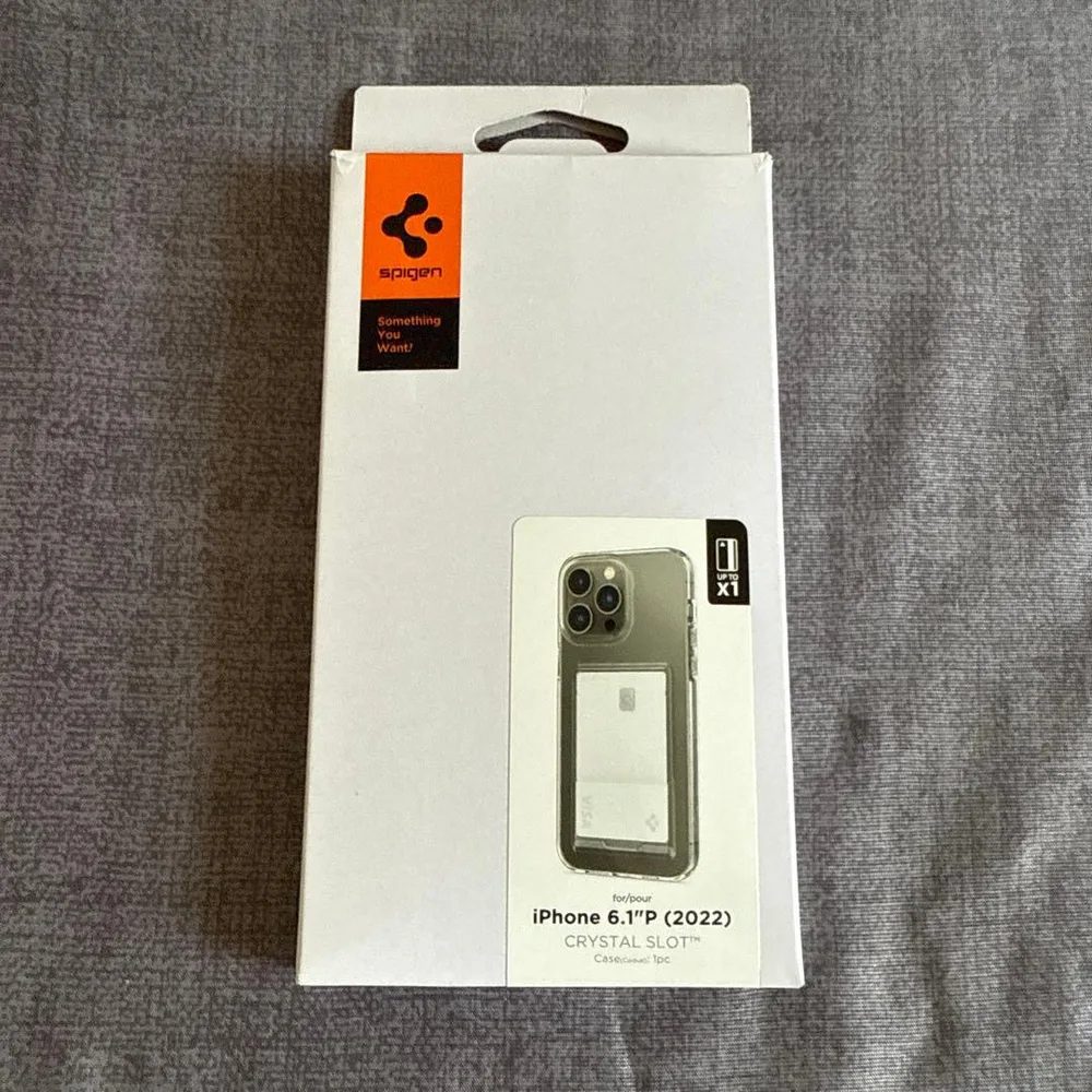 Spigen iPhone 14 Pro クリスタルスロットケース