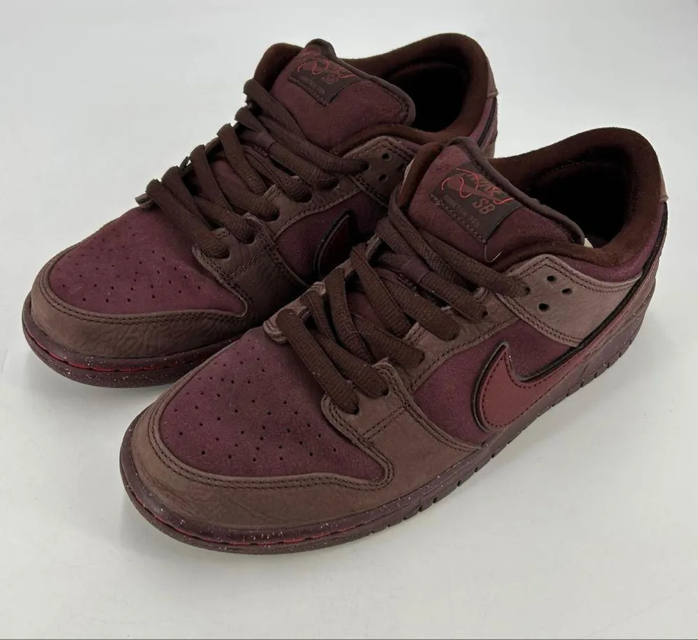 Nike SB Dunk Low City of Love Burgundy