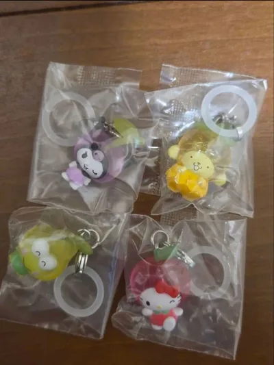 サンリオ くだものめじるしアクセサリー セミコンプ
