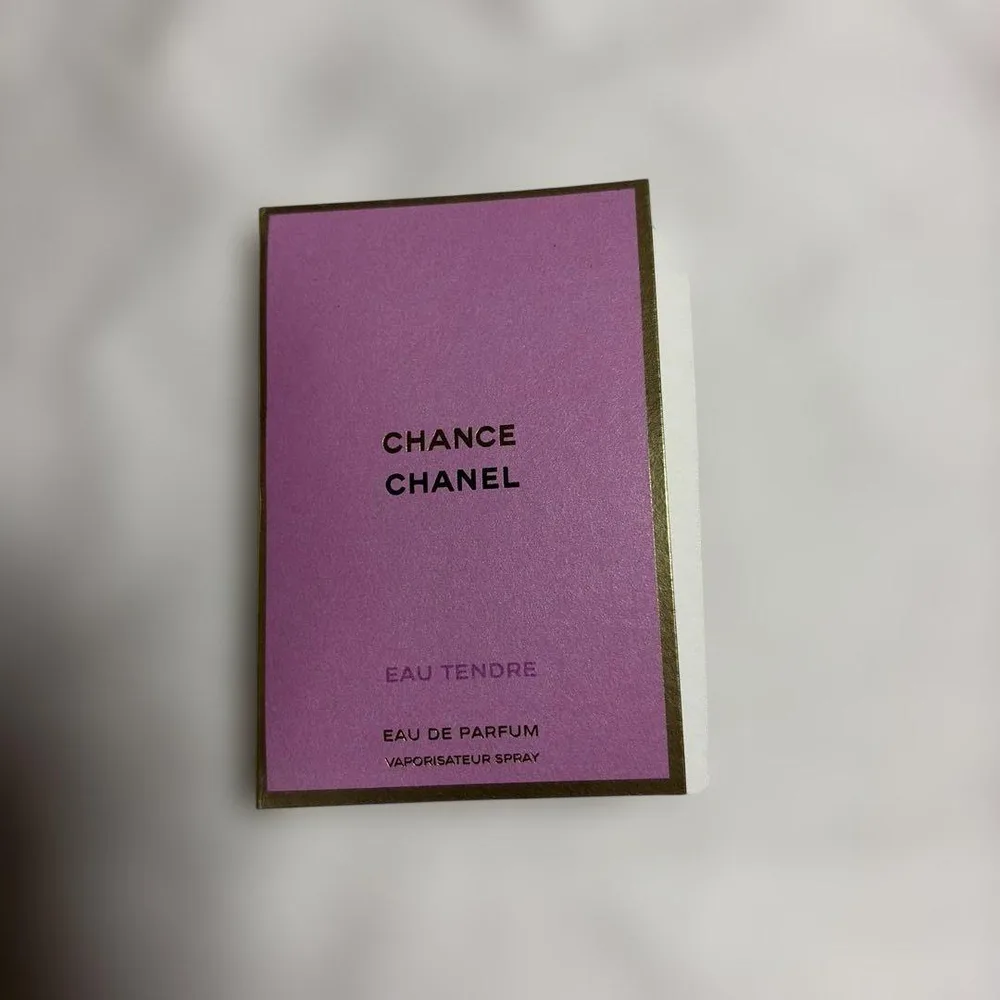 CHANEL チャンス オー タンドゥル オードゥ パルファム サンプル