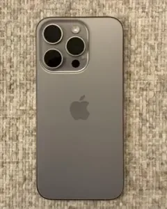 Apple iPhone 15 Pro 本体