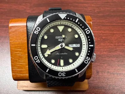 SEIKO 5 セイコー5スポーツ 自動巻き 腕時計 4R36 デイデイト