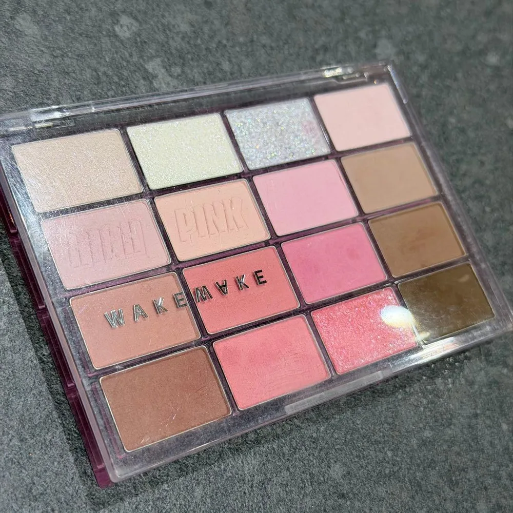 WAKEMAKE ソフトブラーリングアイパレット 09
