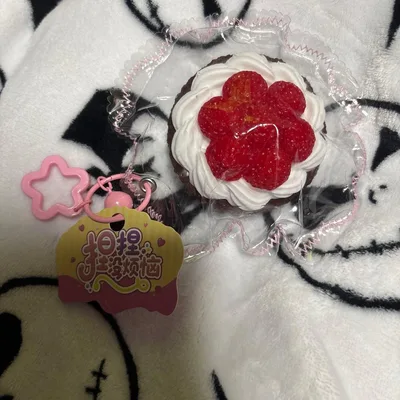 【即発送】いちご チョコケーキ スクイーズ キーホルダー