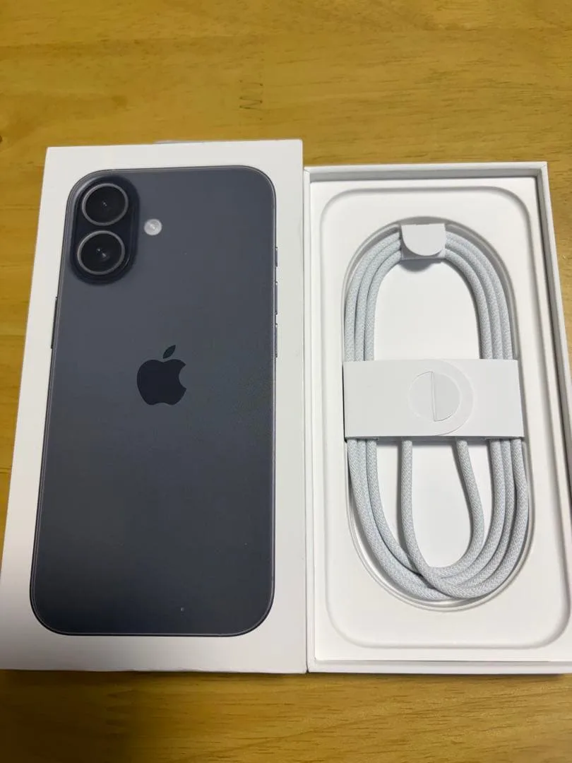 【送料無料】新品Apple iPhone ケーブルと箱のみ