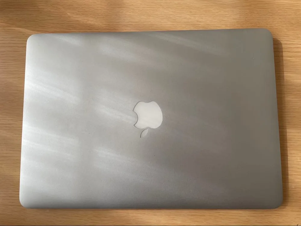 Apple MacBook Air 本体 美品 充電ケーブル付き