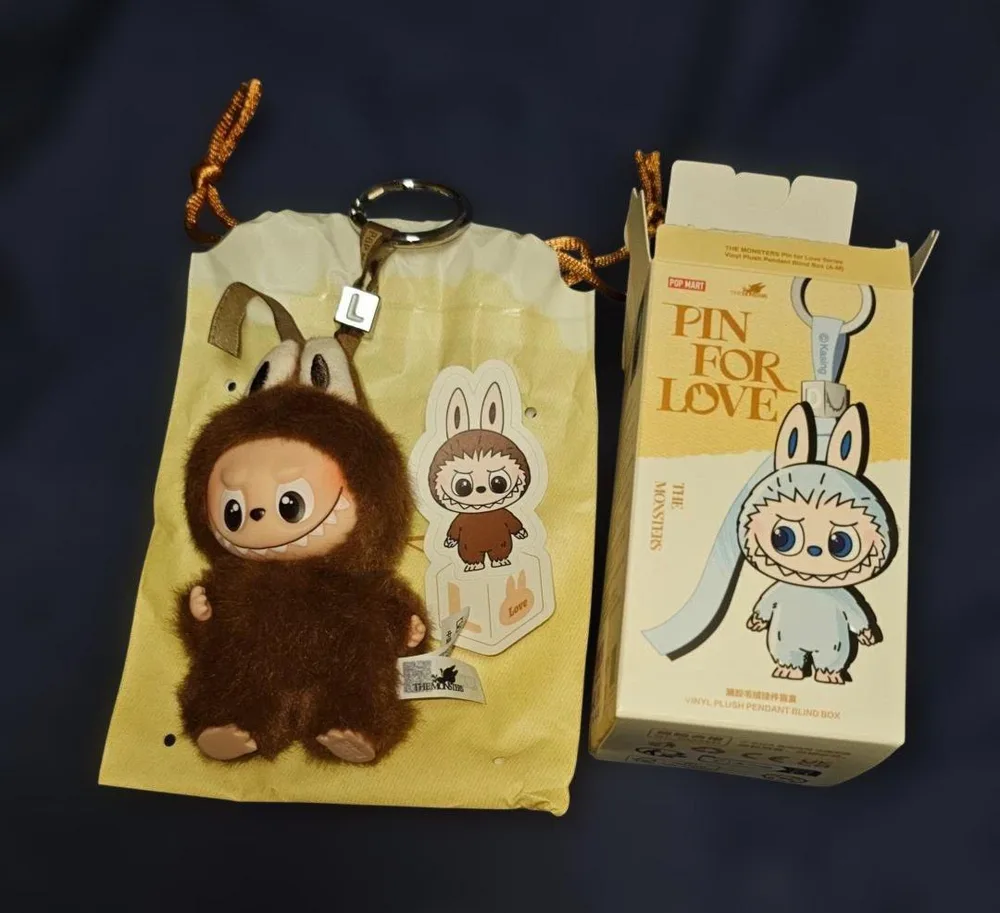 POP MART THE MONSTERS ぬいぐるみ キーホルダー 文字L