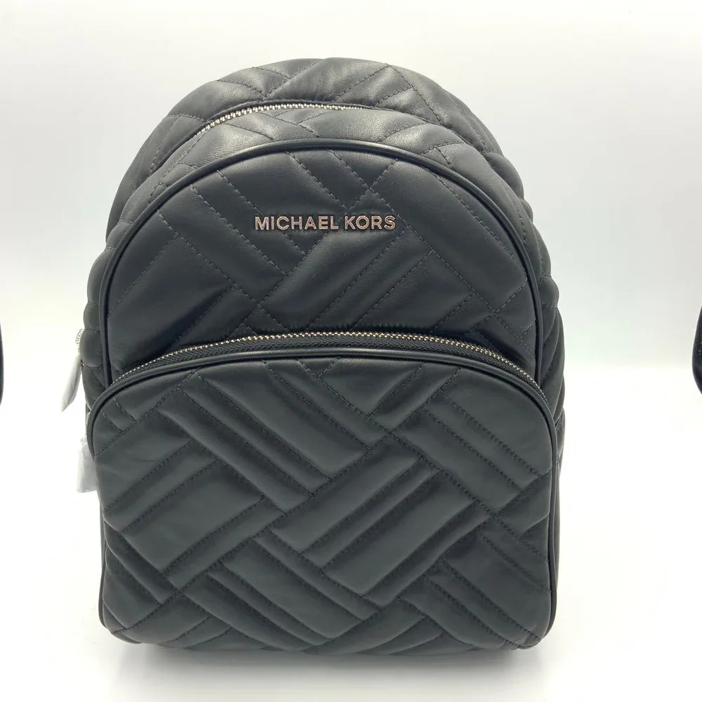 新品 MICHAEL KORS キルティング バックパック ブラック
