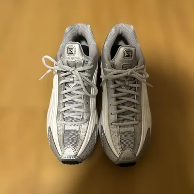 極美品 NIKE SHOX R4 メタリックシルバー ブルー 26.5cm
