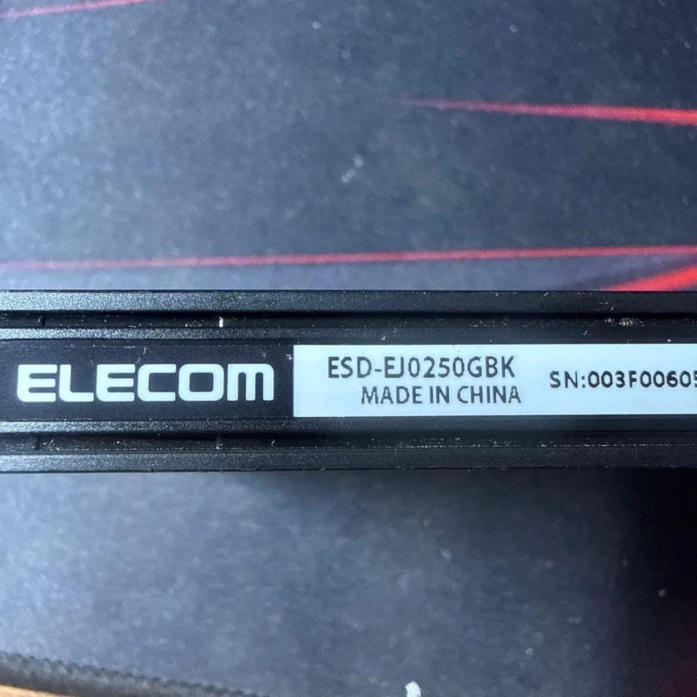 ELECOM 外付けSSD 256GB 使用時間極小7回0时间