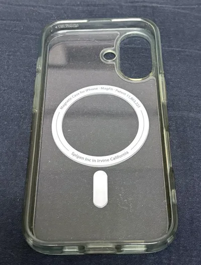 Spigen iPhone16 用 MagSafe 対応ケース
