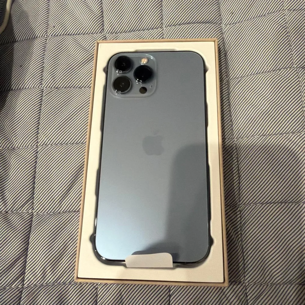 Apple iPhone 13 Pro max 1TB 新品未使用