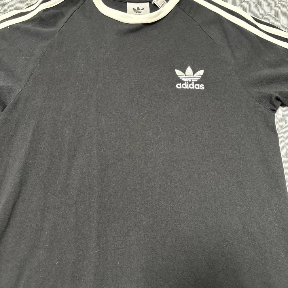 adidas Originals トレフォイル Tシャツ