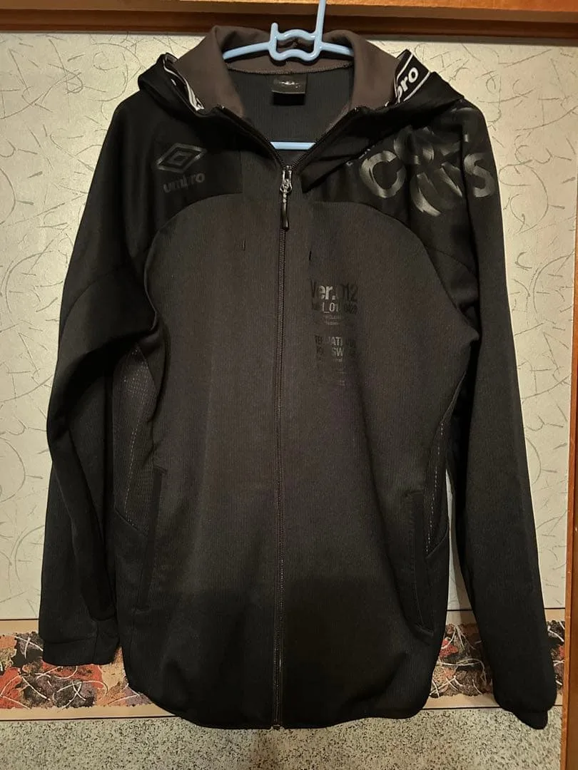 UMBRO ジップアップパーカー ブラック