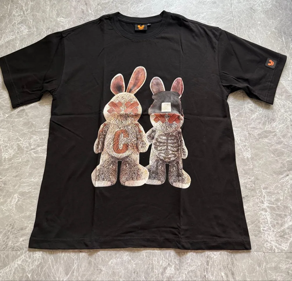 キャラクターグラフィック ブラックTシャツ