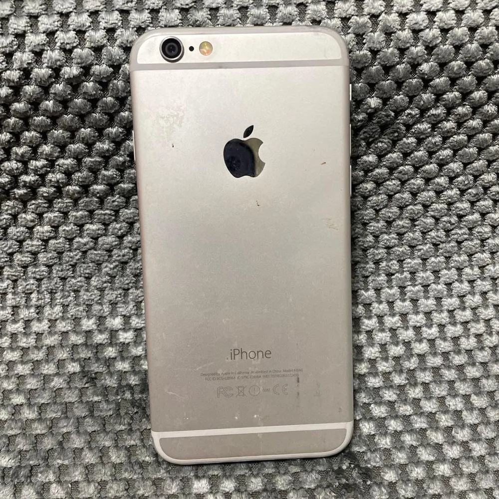 iPhone7 シルバー ジャンク品 起動不可