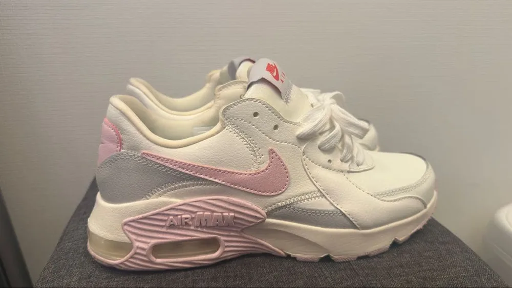 【NIKE】W AIR MAX EXCEE 24.5cm ピンク/ホワイト
