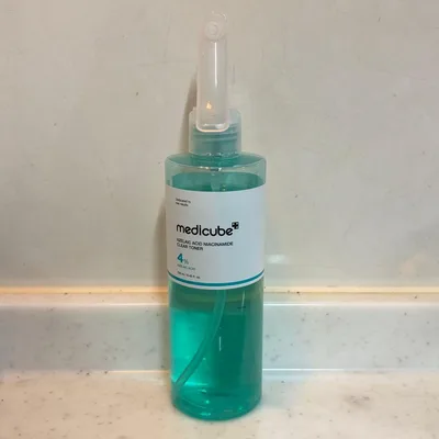 MEDICUBE メディキューブ アゼライン酸ナイアシンアミドクリアトナー