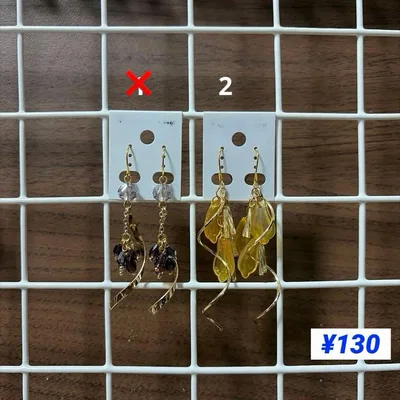 カラー・パーツ変更! ツイストピアス イヤリング 全て1点ものです!