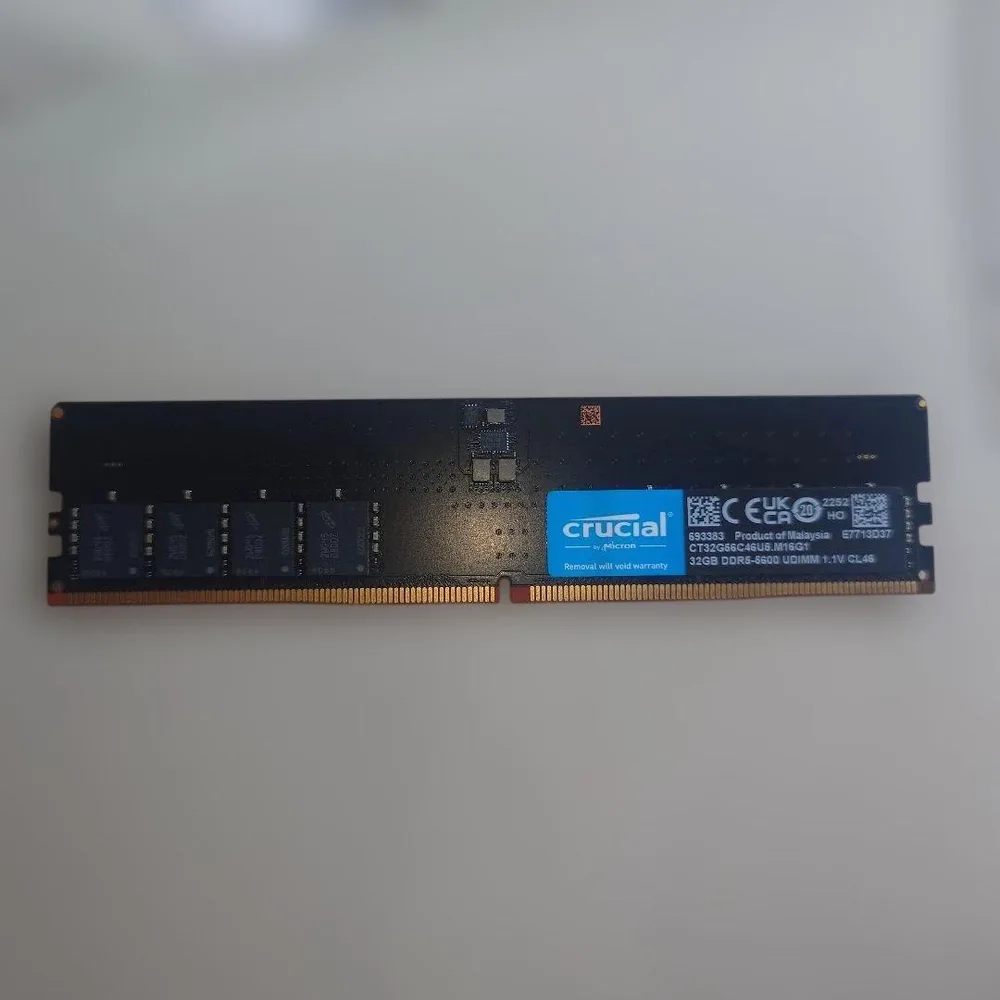 Crucial DDR5-5600 32GB メモリ