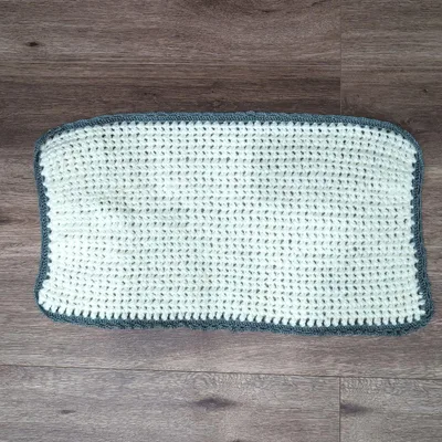 ハンドメイド かぎ針編み ミニマット ホワイト×グレー 32×56cm