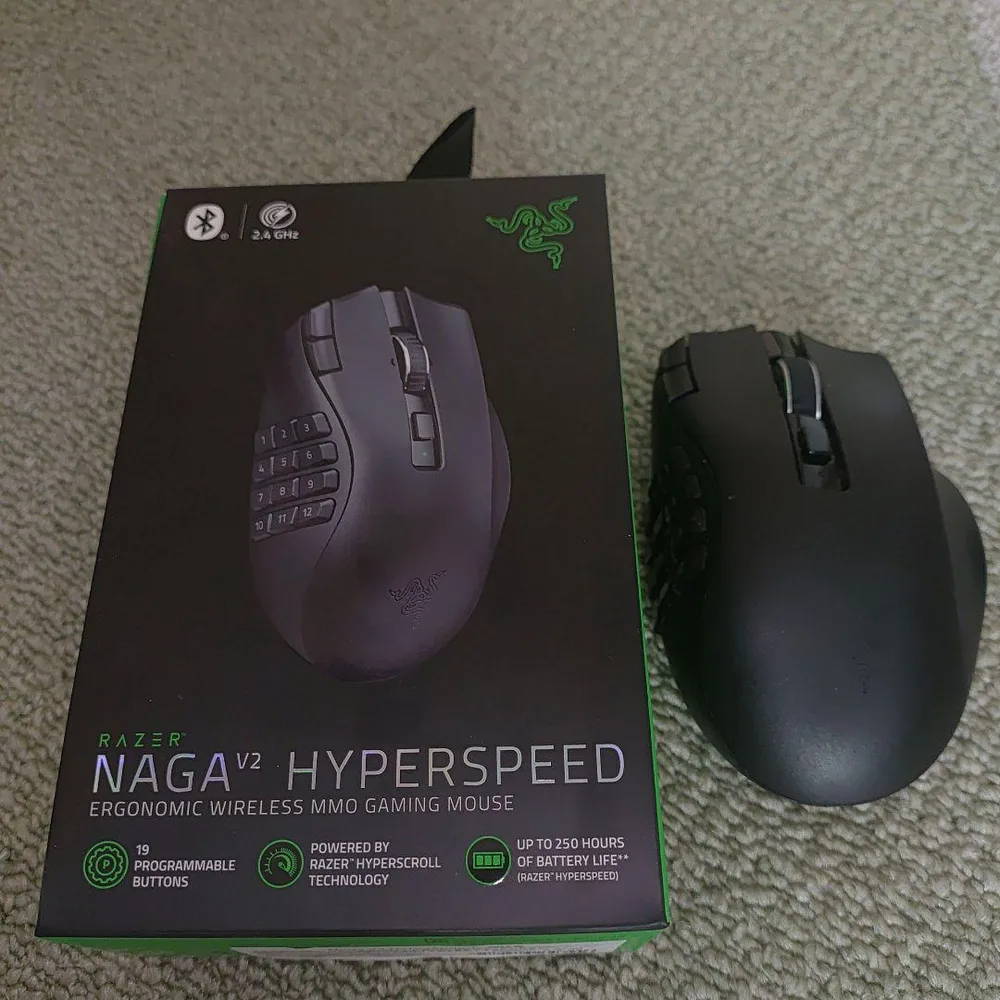 Razer NAGA V2 HYPERSPEED ゲーミングマウス