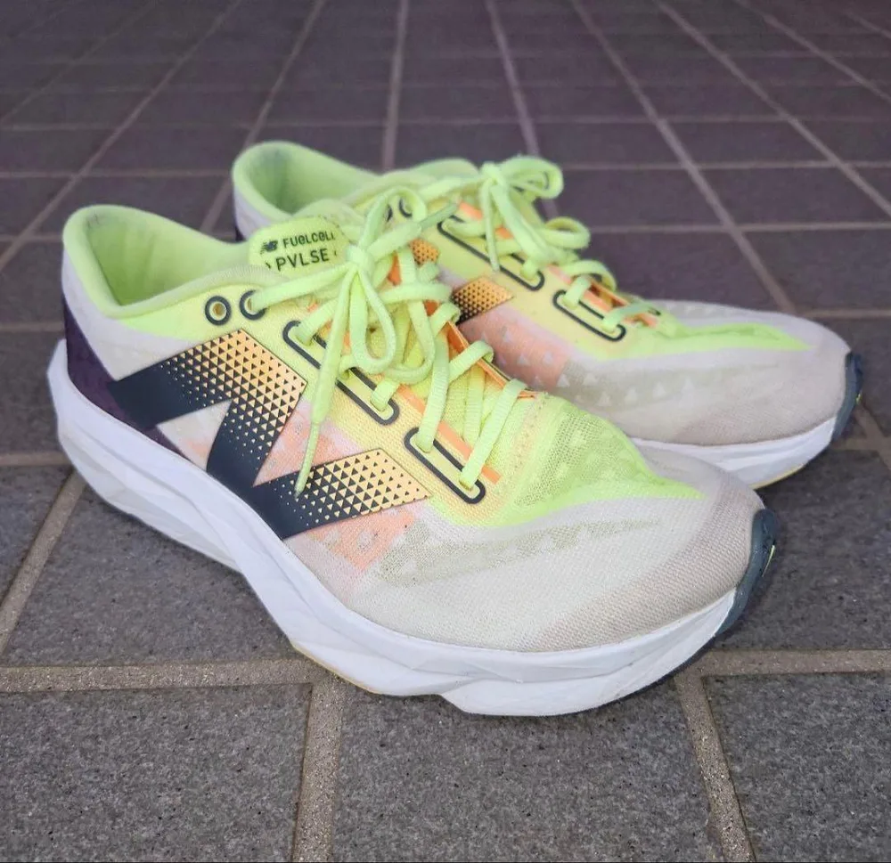 รองเท้าวิ่ง New Balance FuelCell Pvlse