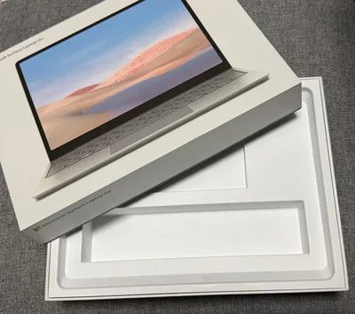 Microsoft Surface Laptop Go 空箱