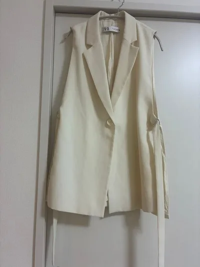 ZARA ホワイト ベスト ジレ sサイズ