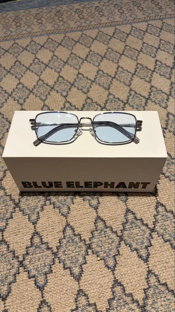 BLUE ELEPHANT サングラス ライトブルーレンズ