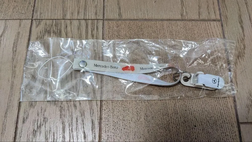 ◆未開封◇YANASE ストラップ 白 ① ノベルティ ヤナセ グッズ◆