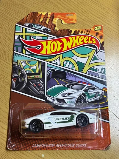 ホットウィール ランボルギーニ アヴェンタドール ポリスカー ドバイ警察