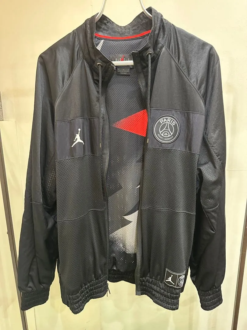NIKEナイキPSG × Jordanの人気コラボ ナイロンジャケット Mサイズ