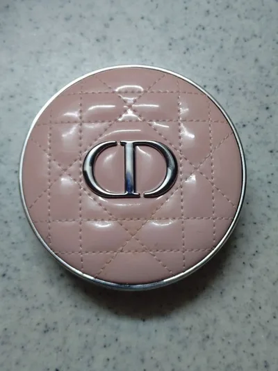 ディオールDior FOREVER イドラグロウクッションファンデーション 1N