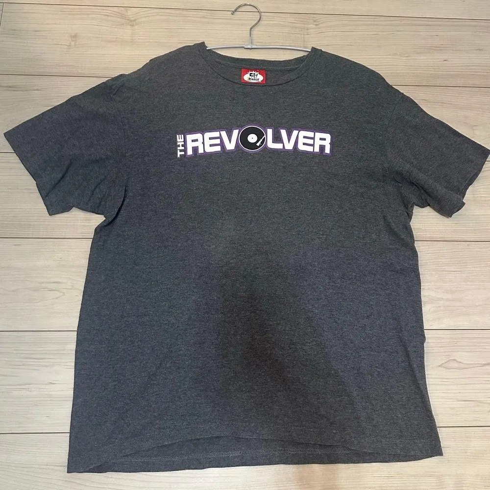 REVOLVER Tシャツ