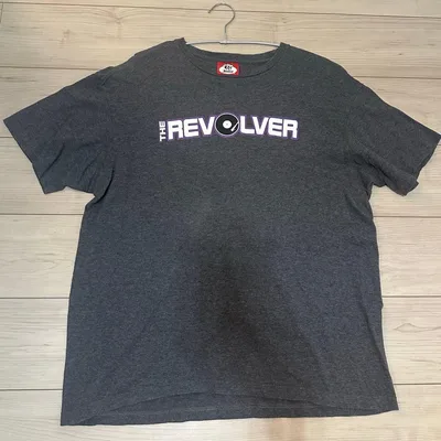 REVOLVER Tシャツ