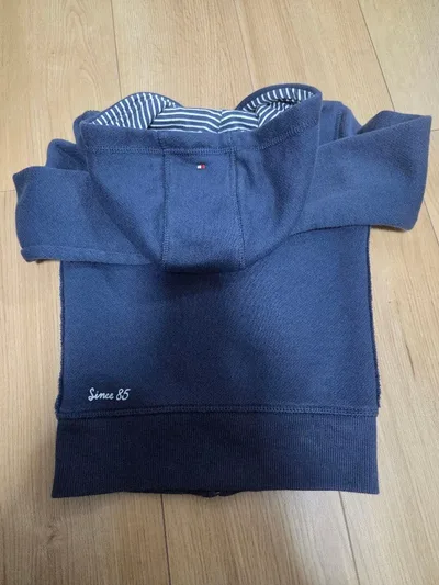 TOMMY HILFIGER キッズ パーカー ネイビー 104cm